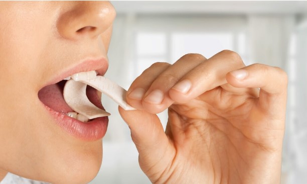 chewing gum for dentures